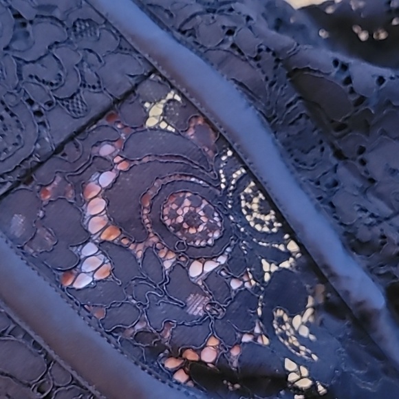 Express sexy lace dress 6 - Picture 12 of 12